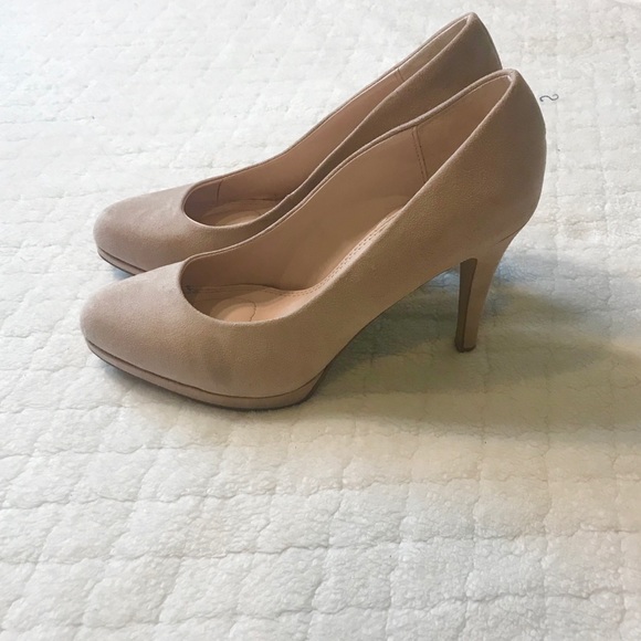 Kelly & Katie Shoes - ⚡️Kelly and Katie Nude Suede Heels